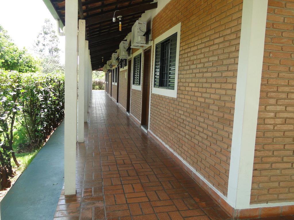 Hotel Pousada Vale Do Sol Em Pompeia Exterior photo